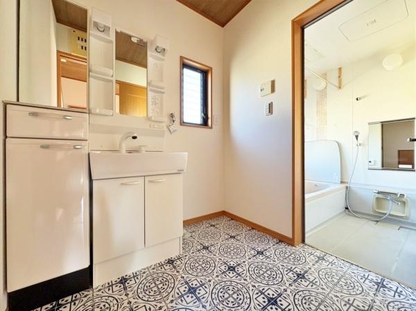 _ސ쌧ls_ސ攒̒ÈˌĂ̐ʑEʏ