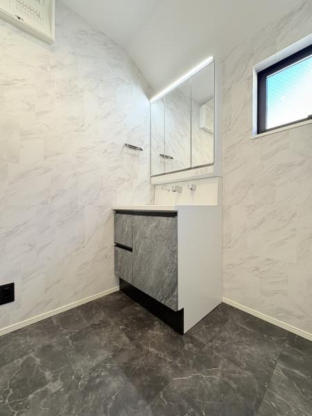 �_�ސ쌧������s������̐V�z��ˌ��Ă̐��ʑ�E���ʏ�