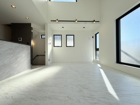 �_�ސ쌧������s������̐V�z��ˌ��Ẵ��r���O