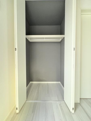 �_�ސ쌧������s������̐V�z��ˌ��Ă̎��[