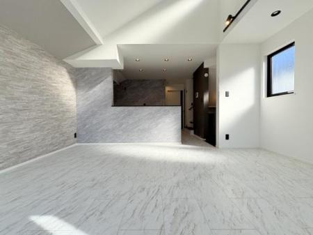 �_�ސ쌧������s������̐V�z��ˌ��Ẵ��r���O