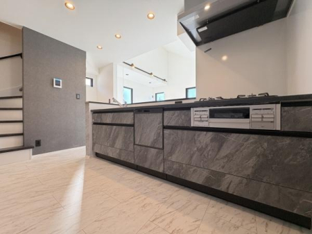 �_�ސ쌧������s������̐V�z��ˌ��ẴL�b�`��