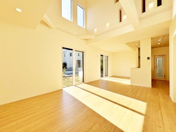 _ސ쌧ls折J5ڂ̐VzˌẴrO