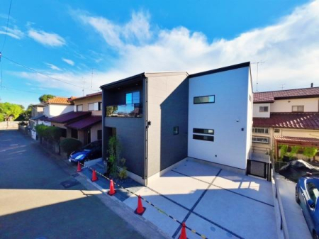 �_�ސ쌧���l�s���J�拴��3���ڂ̐V�z��ˌ��Ă̑O�ʓ��H�܂ތ��n�ʐ^