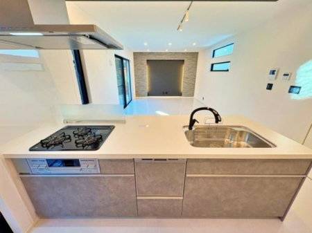 �_�ސ쌧���l�s���J�拴��3���ڂ̐V�z��ˌ��ẴL�b�`��