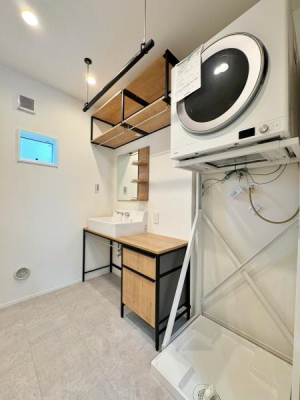 _ސ쌧ls``1ڂ̐VzˌĂ̐ʑEʏ