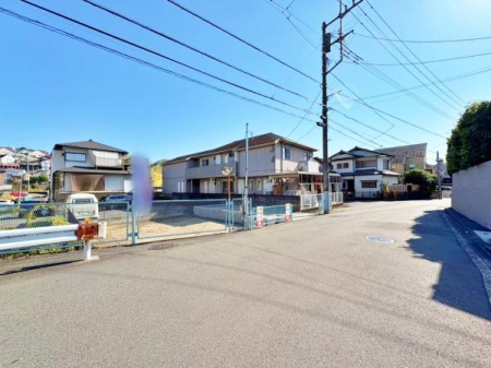 _ސ쌧lst꒬̐VzˌĂ̑OʓH܂ތnʐ^