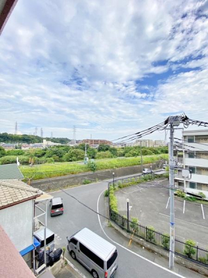 �_�ސ쌧���l�s�`�k��V�H���̒��Ã}���V�����̏Z�˂���̒��]�ʐ^