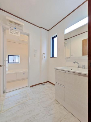 �����s���c�s���J1���ڂ̐V�z��ˌ��Ă̐��ʑ�E���ʏ�