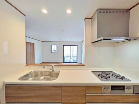 �����s���c�s���J1���ڂ̐V�z��ˌ��Ẵ��r���O