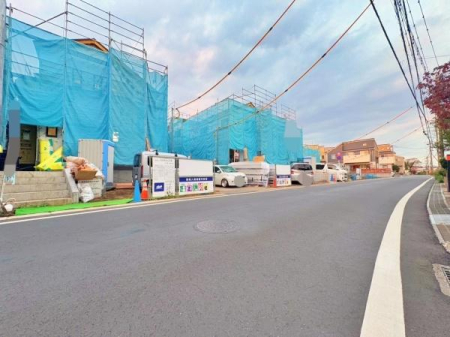 scsJ1ڂ̐VzˌĂ̑OʓH܂ތnʐ^