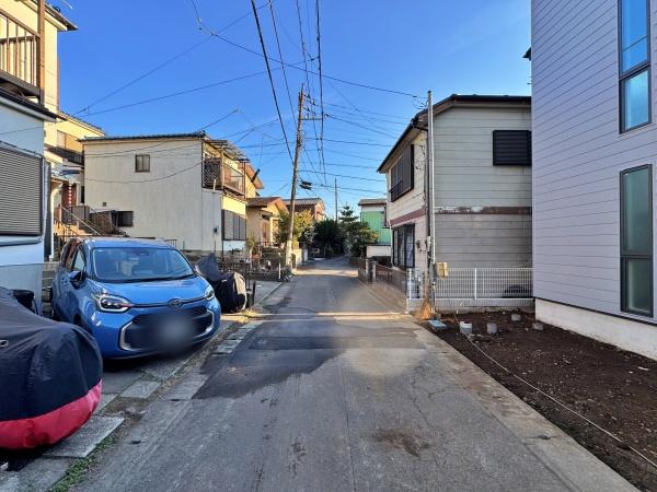 �_�ސ쌧�����s�[�J��5���ڂ̐V�z��ˌ��Ă̑O�ʓ��H�܂ތ��n�ʐ^