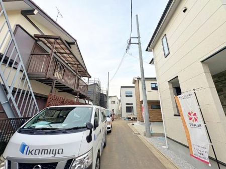 �_�ސ쌧�C�V���s������4���ڂ̐V�z��ˌ��Ă̑O�ʓ��H�܂ތ��n�ʐ^