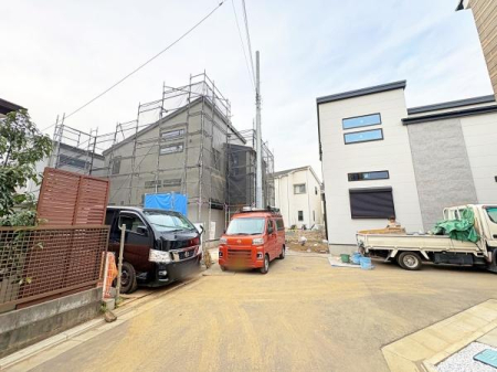 �_�ސ쌧�C�V���s������4���ڂ̐V�z��ˌ��Ă̑O�ʓ��H�܂ތ��n�ʐ^