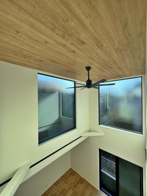 �_�ސ쌧���Ԏs�I������4���ڂ̐V�z��ˌ��Ẵ��r���O