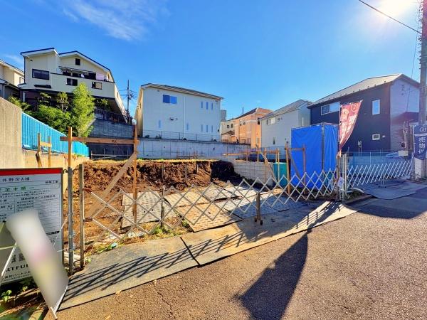 _ސ쌧sT̐VzˌĂ̑OʓH܂ތnʐ^