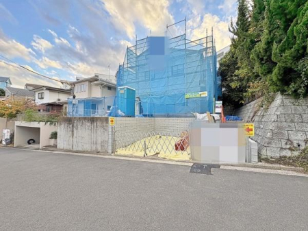 _ސ쌧lsq扪7ڂ̐VzˌĂ̑OʓH܂ތnʐ^