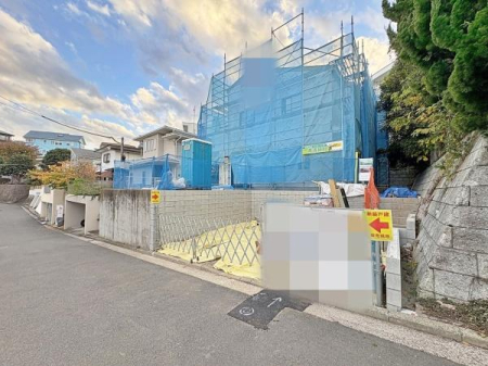 _ސ쌧lsq扪7ڂ̐VzˌĂ̑OʓH܂ތnʐ^