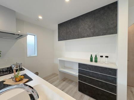 _ސ쌧ls΋抛6ڂ̐VzˌĂ̎[