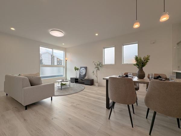 _ސ쌧ls΋抛6ڂ̐VzˌẴrO