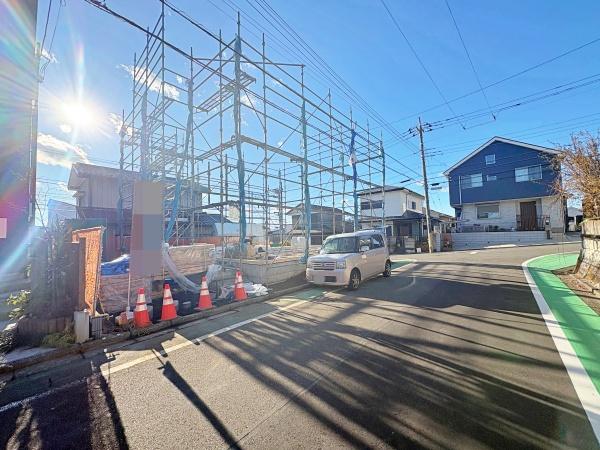 �_�ސ쌧�C�V���s��������5���ڂ̐V�z��ˌ��Ă̑O�ʓ��H�܂ތ��n�ʐ^