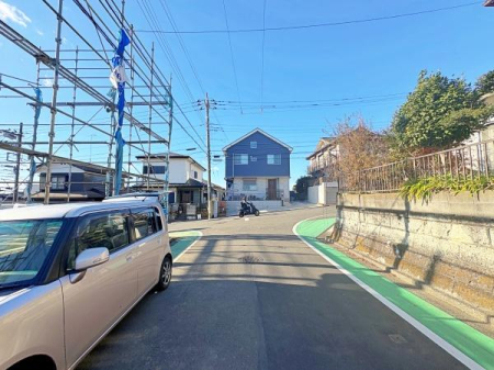 �_�ސ쌧�C�V���s��������5���ڂ̐V�z��ˌ��Ă̑O�ʓ��H�܂ތ��n�ʐ^