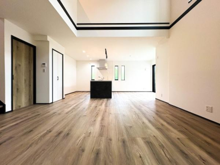 �_�ސ쌧���l�s�ߌ���k����7���ڂ̐V�z��ˌ��Ẵ��r���O