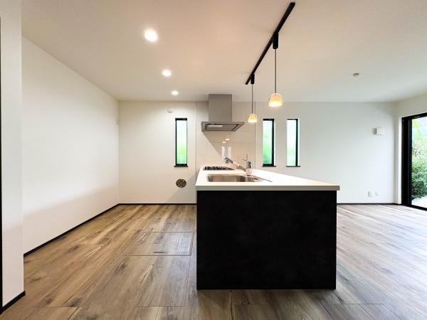 �_�ސ쌧���l�s�ߌ���k����7���ڂ̐V�z��ˌ��ẴL�b�`��