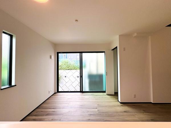 �_�ސ쌧���l�s�ߌ���k����7���ڂ̐V�z��ˌ��Ẵ��r���O