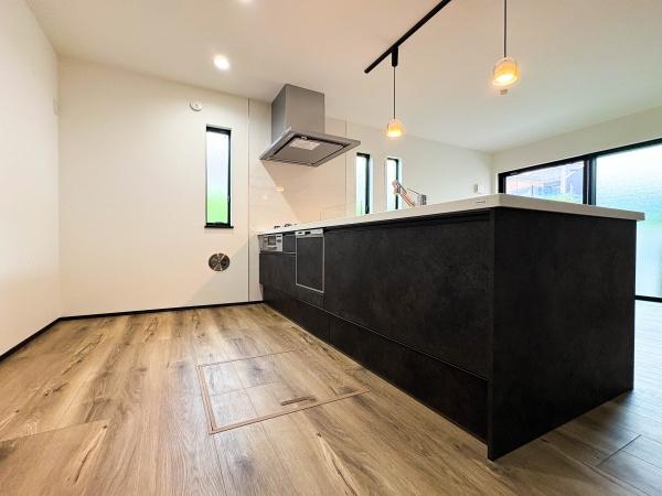 �_�ސ쌧���l�s�ߌ���k����7���ڂ̐V�z��ˌ��ẴL�b�`��