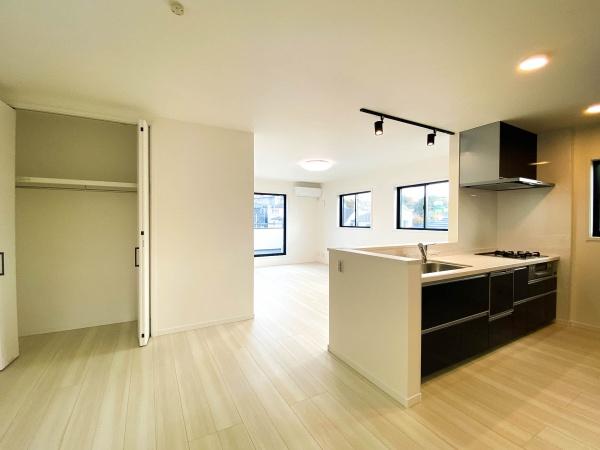 _ސ쌧ls˒ˋ敽1ڂ̐VzˌẴrO