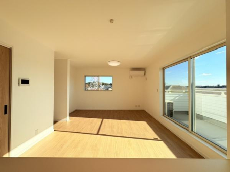 �_�ސ쌧���l�s������{���̐V�z��ˌ��ẴL�b�`��