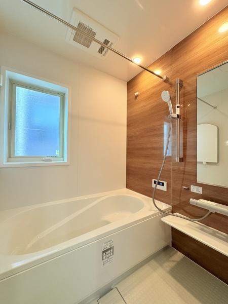 �_�ސ쌧���l�s������{���̐V�z��ˌ��Ă̗���