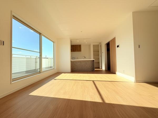 �_�ސ쌧���l�s������{���̐V�z��ˌ��Ẵ��r���O