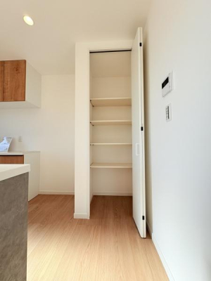 �_�ސ쌧���l�s������{���̐V�z��ˌ��ẴL�b�`��