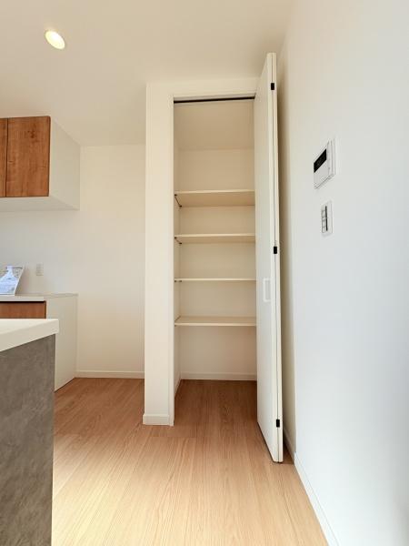 �_�ސ쌧���l�s������{���̐V�z��ˌ��ẴL�b�`��