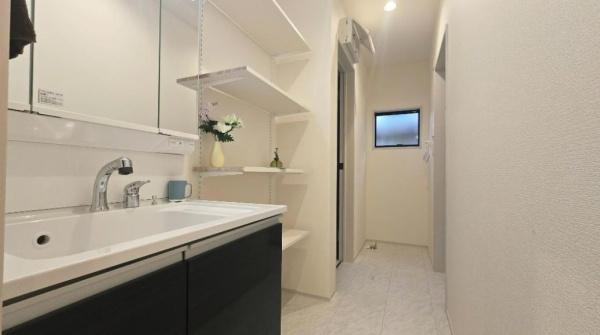 _ސ쌧lstj2ڂ̐VzˌĂ̐ʑEʏ