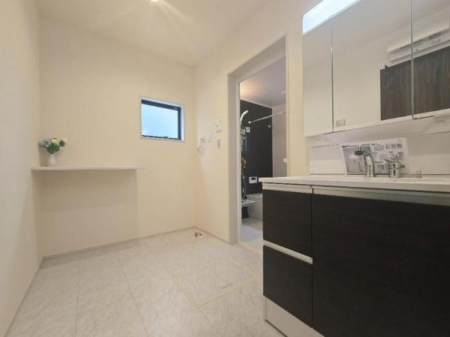 _ސ쌧lstj2ڂ̐VzˌĂ̐ʑEʏ