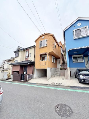 �_�ސ쌧���l�s�`������6���ڂ̒��È�ˌ��Ă̑O�ʓ��H�܂ތ��n�ʐ^