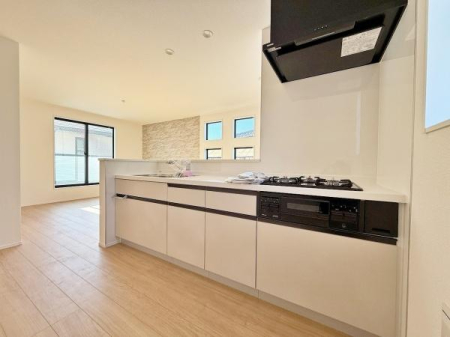 �_�ސ쌧���{��s����6���ڂ̐V�z��ˌ��ẴL�b�`��