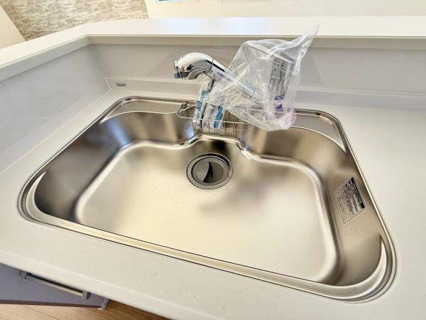 �_�ސ쌧���{��s����6���ڂ̐V�z��ˌ��ẴL�b�`��