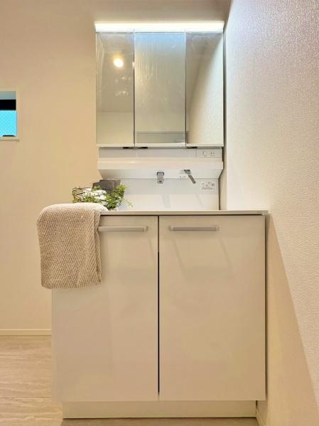 _ސ쌧lsOt̐VzˌĂ̐ʑEʏ