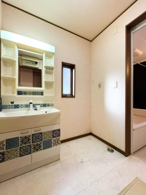 _ސ쌧{s1ڂ̒ÈˌĂ̐ʑEʏ