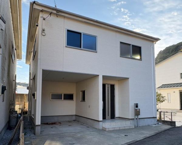 _ސ쌧{s1ڂ̒ÈˌĂ̑OʓH܂ތnʐ^