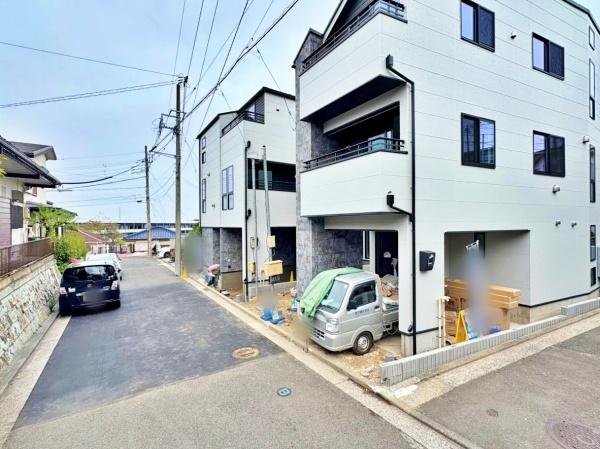 �_�ސ쌧���l�s�����x����1���ڂ̐V�z��ˌ��Ă̑O�ʓ��H�܂ތ��n�ʐ^