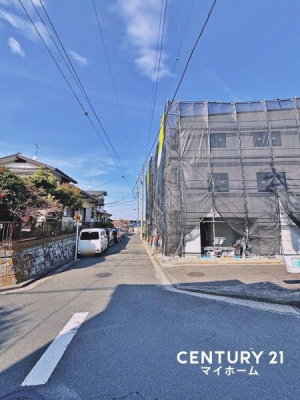 �_�ސ쌧���l�s�����x����1���ڂ̐V�z��ˌ��Ă̑O�ʓ��H�܂ތ��n�ʐ^