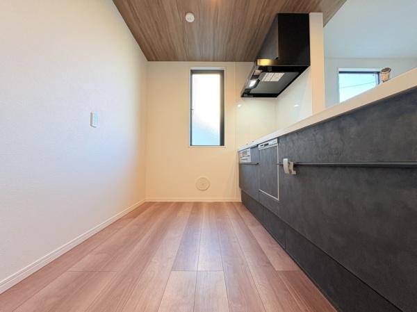 �_�ސ쌧����s�Ó��4���ڂ̐V�z��ˌ��ẴL�b�`��