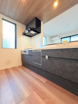 �_�ސ쌧����s�Ó��4���ڂ̐V�z��ˌ��ẴL�b�`��