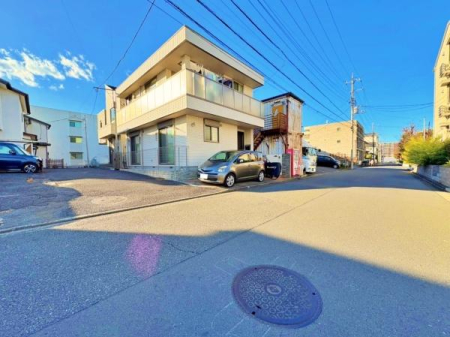 _ސ쌧lss}rӒ̐VzˌĂ̑OʓH܂ތnʐ^