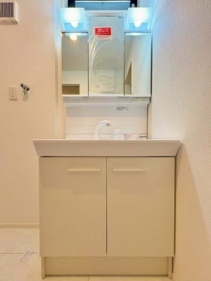 _ސ쌧lsZY1ڂ̐VzˌĂ̐ʑEʏ